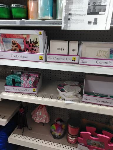 Discount Store «Dollar General», reviews and photos, 2239 Woodson Rd, Overland, MO 63114, USA