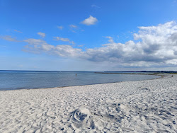Foto von Niva Beach mit geräumiger strand