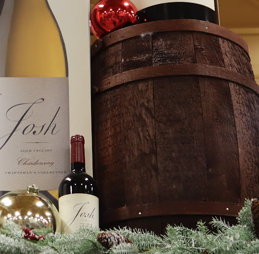 Liquor Store «Whitehouse Liquor & Wine», reviews and photos, 650 Hylan Dr, Rochester, NY 14623, USA