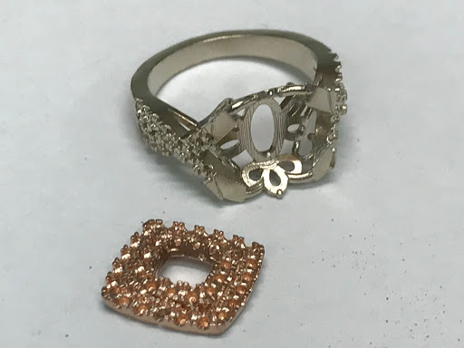 Jeweler «East Islip Jewelers | Buy & Sell Gold, Silver, Diamonds», reviews and photos, 20 E Main St, East Islip, NY 11730, USA