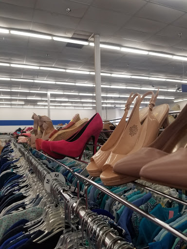 Thrift Store «St Vincent de Paul Kenosha Thrift Store», reviews and photos, 7531 30th Ave, Kenosha, WI 53142, USA