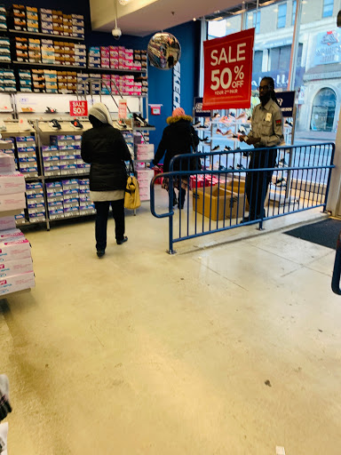 Shoe Store «SKECHERS Factory Outlet», reviews and photos, 163-11 Jamaica Ave, Jamaica, NY 11432, USA