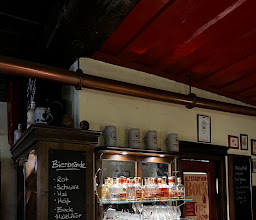 Hausbrauerei Altstadthof - Rotbierstüberl- Brauerei und Whiskydestillerie photo