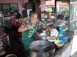 ร้านก๋วยเตี้ยวปูนโพสะ