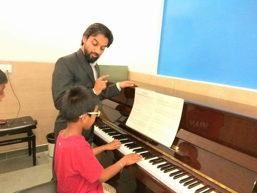 Manish Babu's music classes