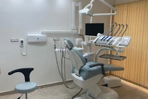 Cabinet dentaire Le beau sourire : Dr Megherbi Chaimae image