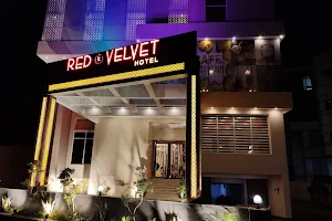 Palette - Red K Velvet image