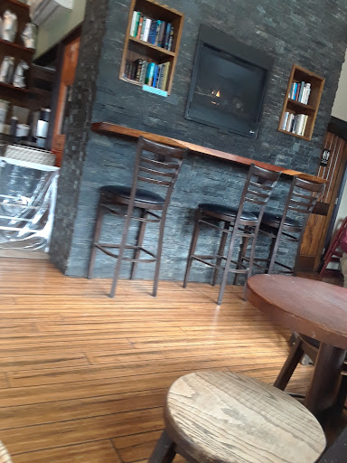 Coffee Shop «Green T Coffee Shop - Rozzie», reviews and photos, 873 South St, Roslindale, MA 02131, USA