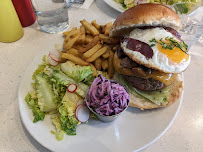 Hamburger du Restaurant de hamburgers Schwartz's Deli à Paris - n°2