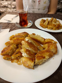 Plats et boissons du Restaurant turc Mesken - Paris Börekçisi - n°15