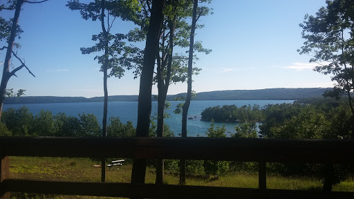 Vacation Home Rental Agency «Leelanau Vacation Rentals», reviews and photos, 6546 State St, Glen Arbor, MI 49636, USA