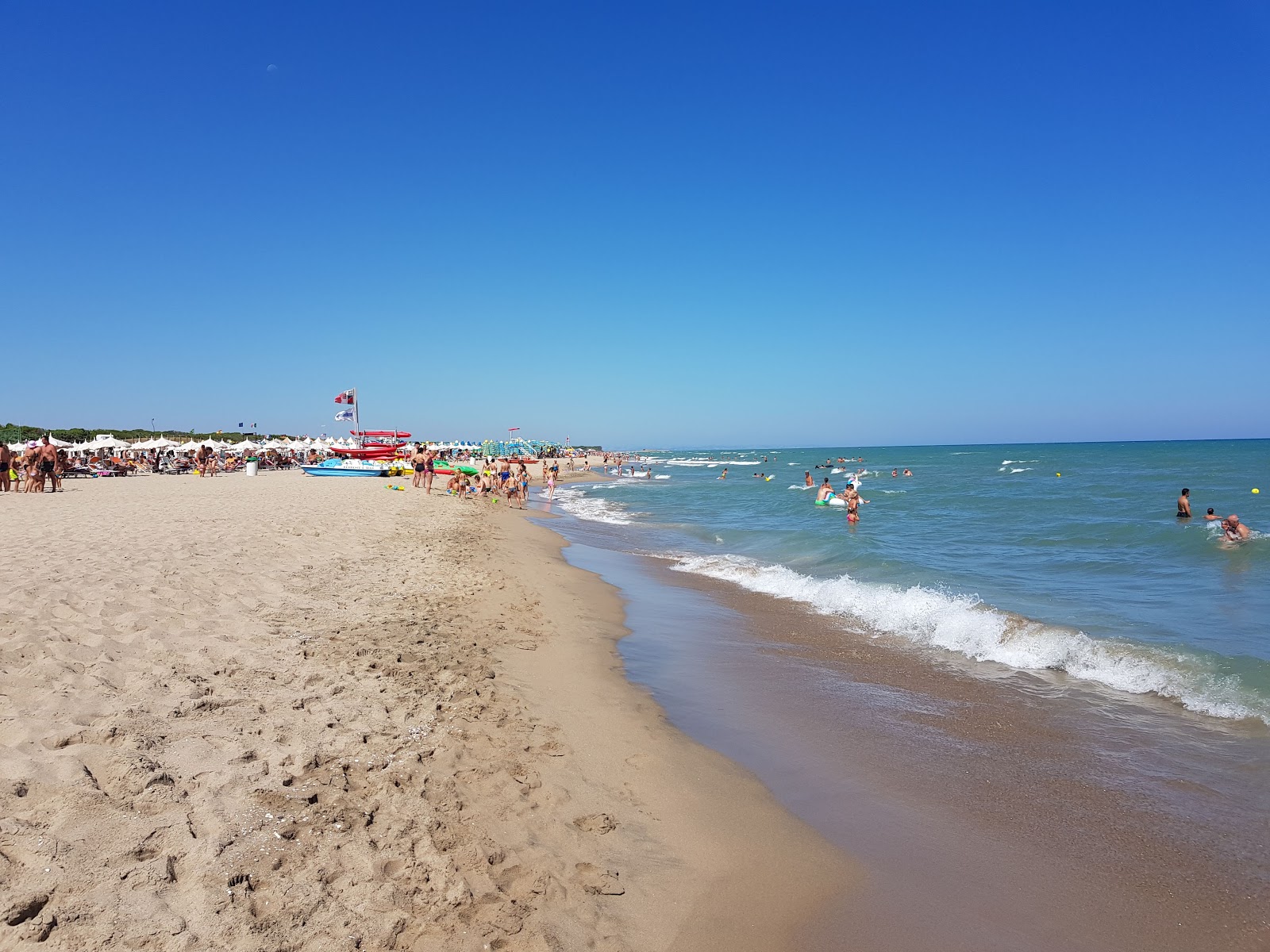 Spiaggia di Marina di Lesina'in fotoğrafı biraz temiz temizlik seviyesi ile