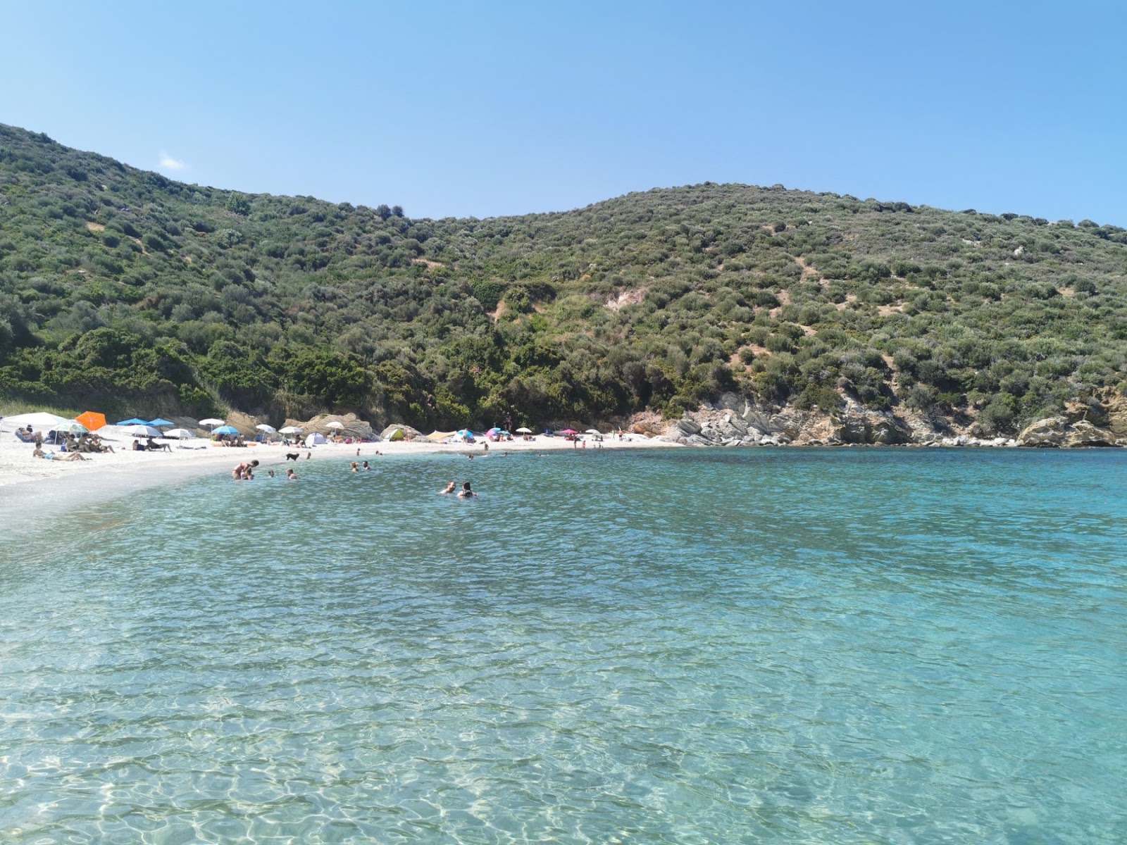 Foto van Mageiras beach met kleine baai