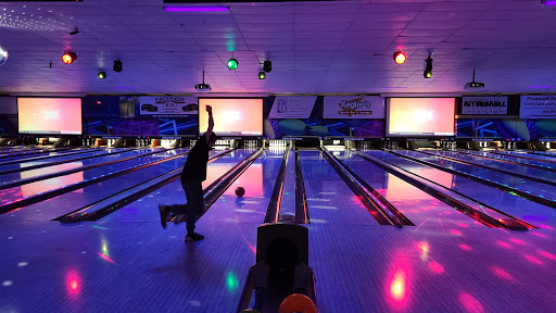 Bowling Alley «Suburban Bowling Lanes», reviews and photos, 735 Chestnut Ridge Rd, Morgantown, WV 26505, USA