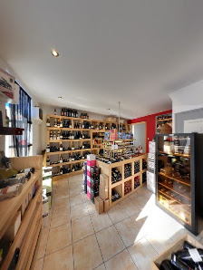 Un Vin, des Vins-Epicerie-whisky-rhum-champagne de producteur 9 Rue du Pilote Tremintin, 29660 Carantec, France