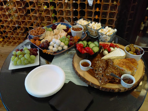 Wine Store «San Dimas Wine Shop & Tasting Room», reviews and photos, 225 W Bonita Ave, San Dimas, CA 91773, USA