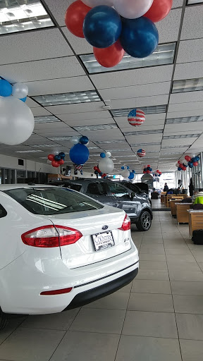 Car Dealer «Kunes Country Ford Stateline Superstore», reviews and photos, 104 IL-173, Antioch, IL 60002, USA