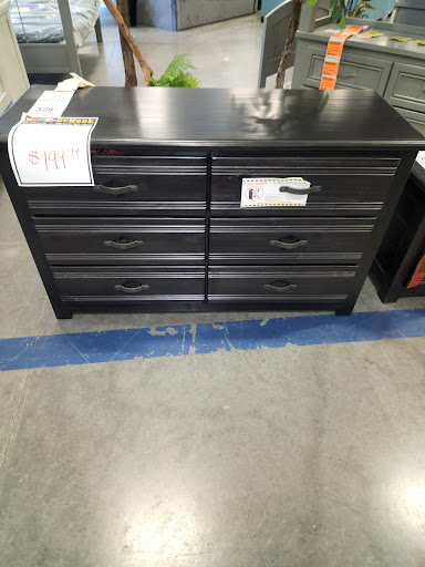 Outlet Store «Rooms To Go Outlet Furniture Store - Pearl River», reviews and photos, 63295 Old Military Rd, Pearl River, LA 70452, USA