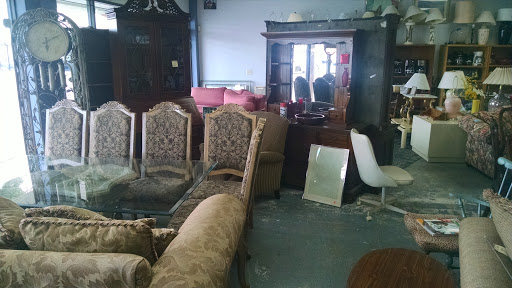 Thrift Store «Women In Distress Thrift Store», reviews and photos, 1372 N State Rd 7, Margate, FL 33063, USA