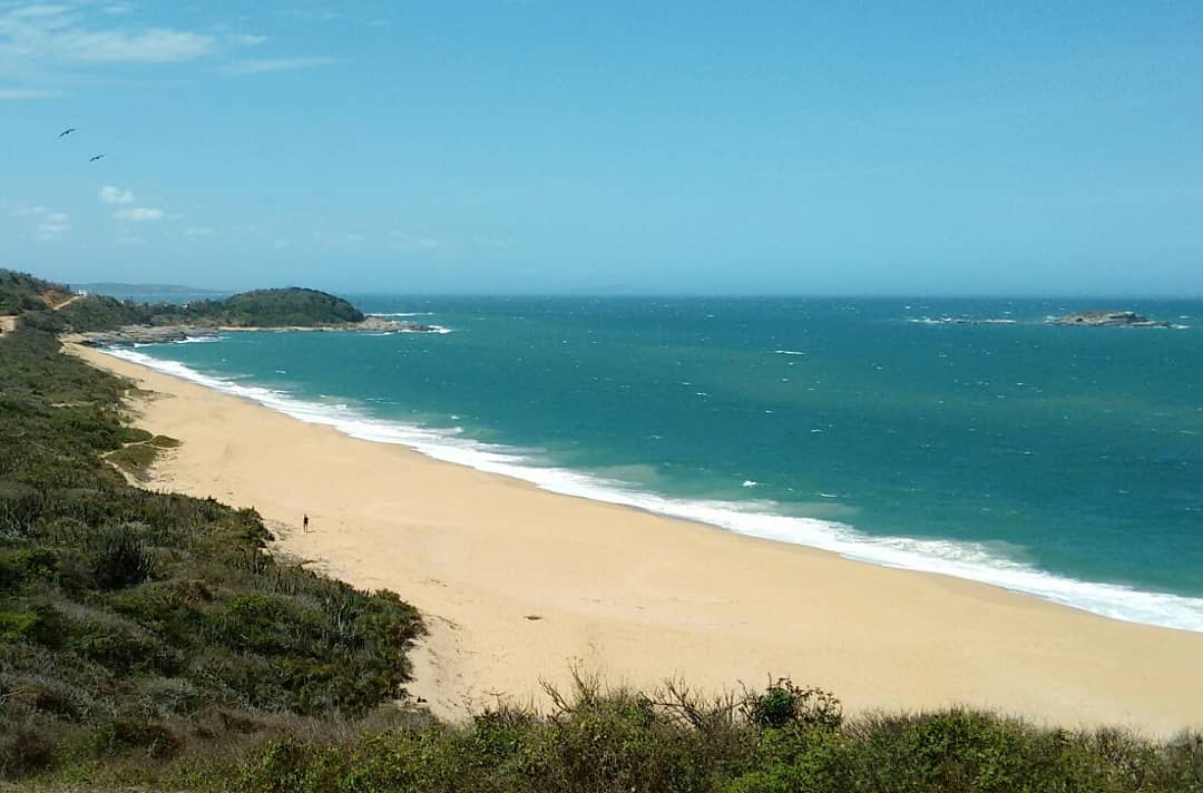 Valokuva Neitsyt rantaista. sisältäen tilava ranta