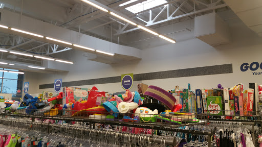 Thrift Store «91st & Northern Goodwill Retail Store & Donation Center», reviews and photos