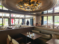 Atmosphère du Restaurant français Le Vauban à Paris - n°2