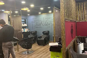 Hair Studio de Luxe Salon&spa Trissur image