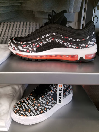 Shopping Mall «Liberty Court Shopping Center», reviews and photos, 8660 Liberty Rd, Randallstown, MD 21133, USA