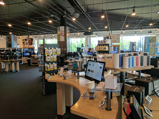 Electronics Store «Crutchfield Store», reviews and photos, 825 Gardens Blvd, Charlottesville, VA 22901, USA