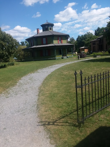 Car Dealer «Genesee Valley Chrysler Dodge Jeep», reviews and photos, 1695 Interstate Dr, Avon, NY 14414, USA