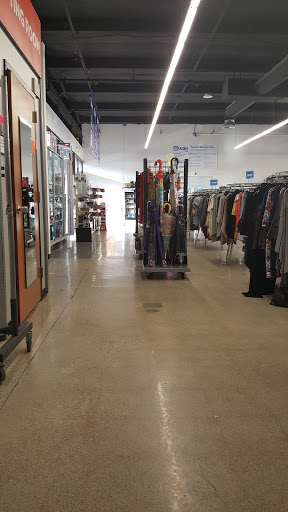 Surplus Store «Big Box Outlet Store - Marysville», reviews and photos, 1338 State Ave, Marysville, WA 98270, USA