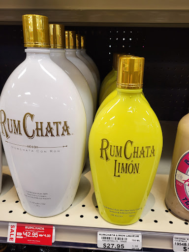 Liquor Store «Hillsboro Liquor Store», reviews and photos, 2055 SE Tualatin Valley Hwy #14, Hillsboro, OR 97123, USA