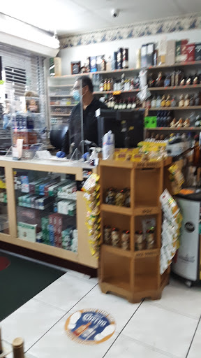 Liquor Store «Varadero Liquors», reviews and photos, 5717 NW 7th St, Miami, FL 33126, USA