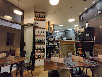Atmosphère du Restaurant italien Ademi Montmartre à Paris - n°2