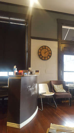 Beauty Salon «Trashy Roots Salon», reviews and photos, 1 W 2nd St, Washington, MO 63090, USA