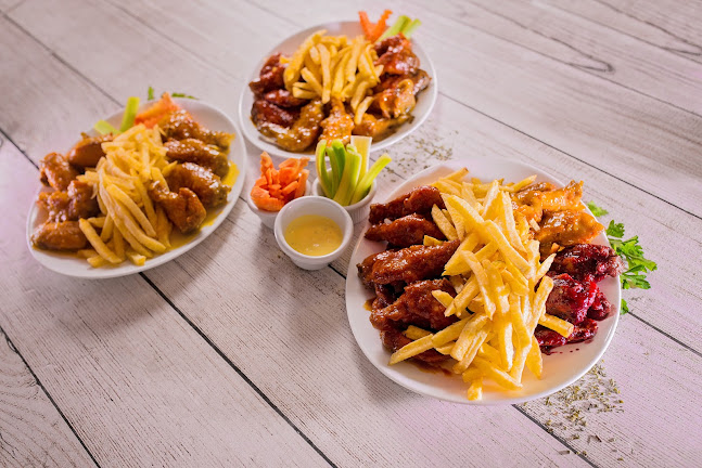 MM WINGS (Latacunga)