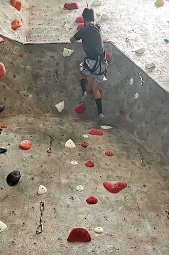 Rock Climbing Gym «Hangar 18 Indoor Climbing Gym - East Riverside», reviews and photos, 2111 Iowa Ave, Riverside, CA 92507, USA