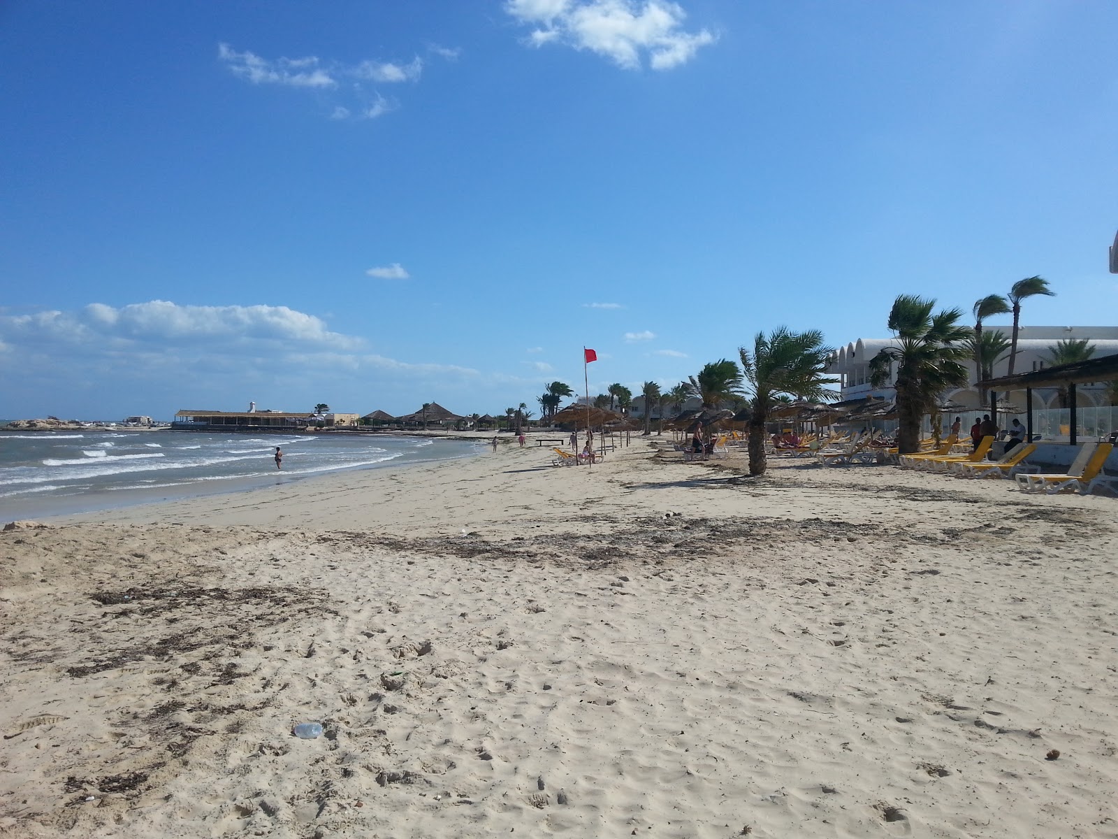 Foto de Sir Mehrez beach con muy limpio nivel de limpieza