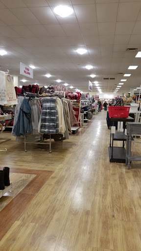 Department Store «T.J. Maxx & HomeGoods», reviews and photos, 105 Middlesex Ave, Somerville, MA 02145, USA