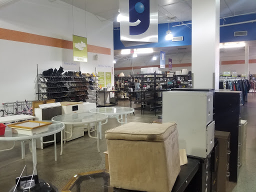 Thrift Store «Country Club & Southern Goodwill Retail Store & Donation Center», reviews and photos, 1046 S Country Club Dr, Mesa, AZ 85210, USA