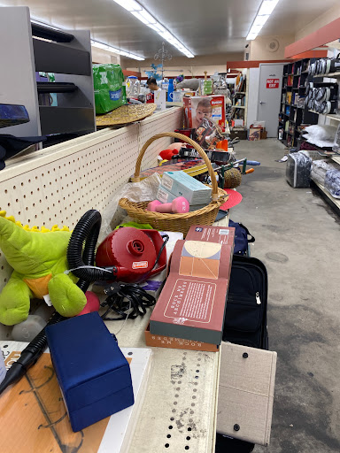 Thrift Store «Goodwill - Sherman Oaks», reviews and photos, 14760 Ventura Blvd, Sherman Oaks, CA 91403, USA