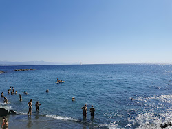 Photo de Lido Baia Calipso entouré de montagnes