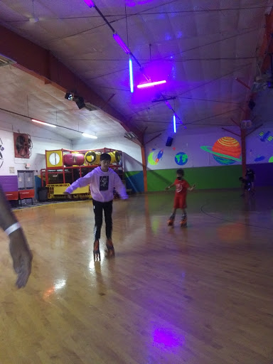 Roller Skating Rink «Orbit Fun Center», reviews and photos, 5001 Nebraska Ave, Dayton, OH 45424, USA