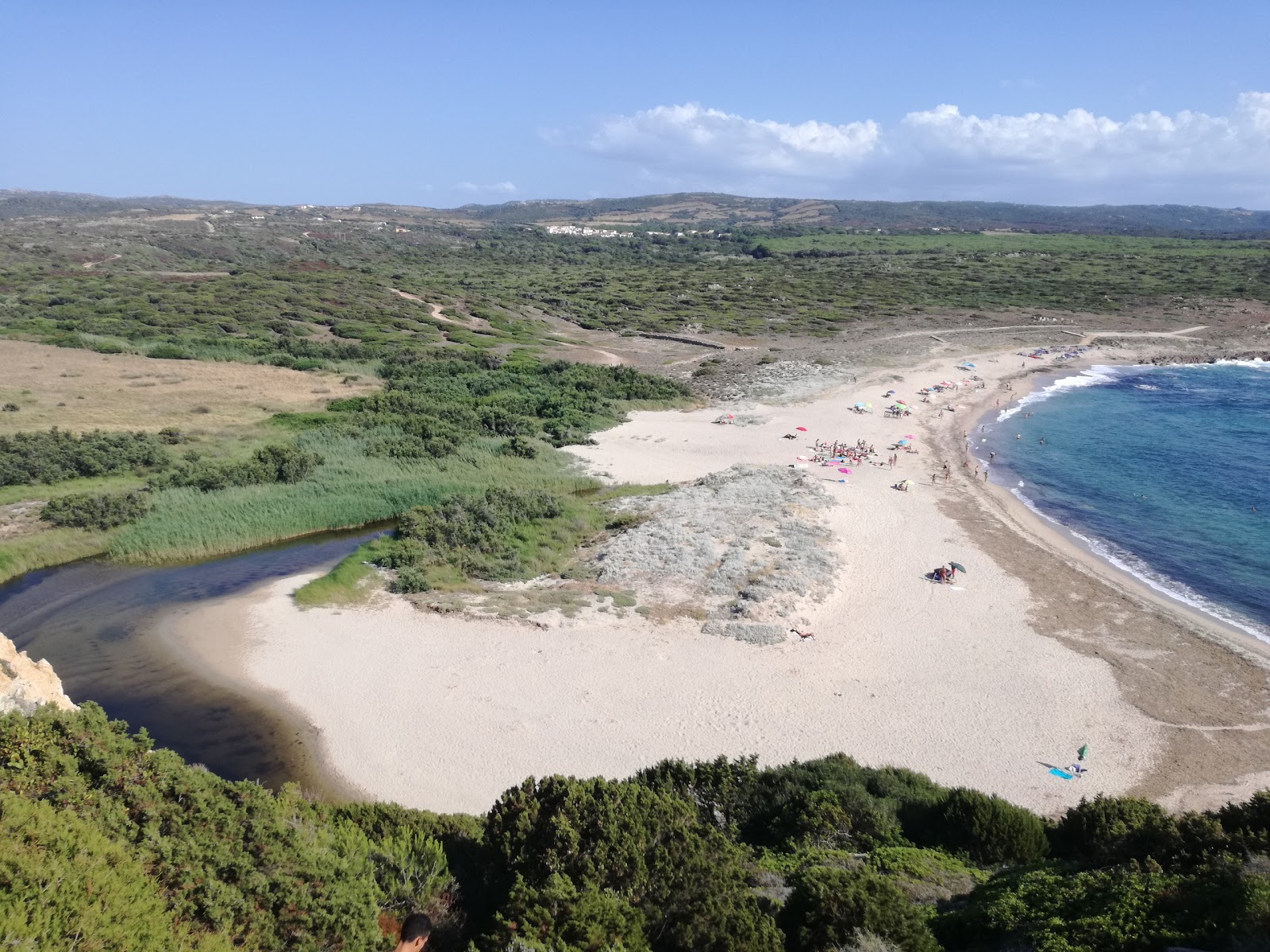 Spiaggia Monti Russu'in fotoğrafı imkanlar alanı