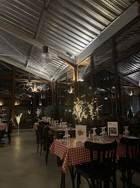 Atmosphère du Restaurant Chez Grand'Mère à Les Ormes-sur-Voulzie - n°10
