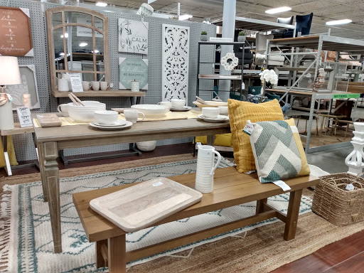 Home Goods Store «At Home», reviews and photos, 3700 S Campbell Ave, Springfield, MO 65807, USA