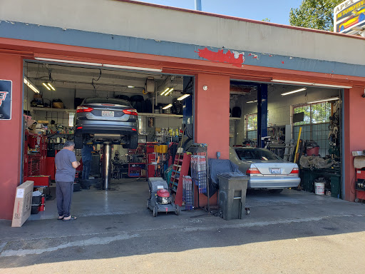 Auto Repair Shop «Apex Automotive Repair», reviews and photos, 2615 NE Sunset Blvd, Renton, WA 98056, USA