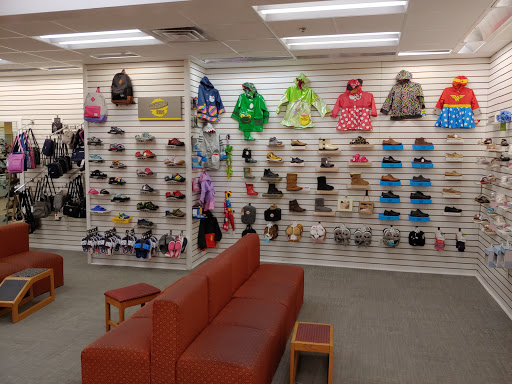 Shoe Store «Littles Shoes», reviews and photos, 5850 Forbes Ave, Pittsburgh, PA 15217, USA
