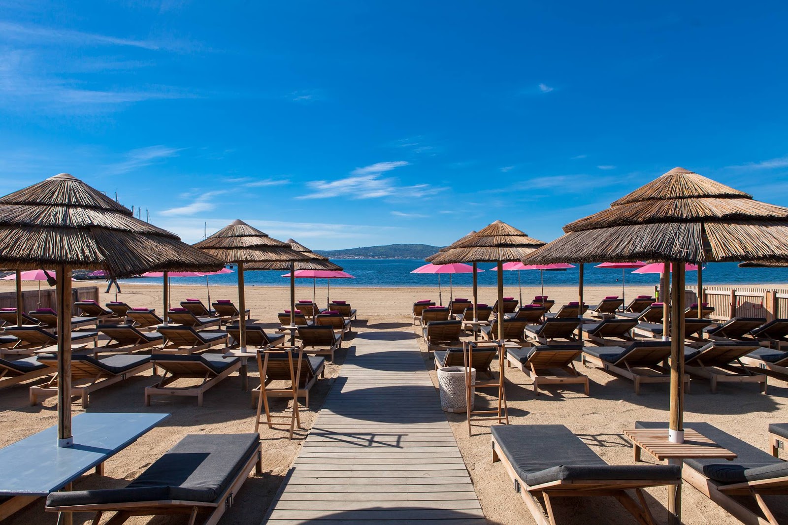Foto von Sainte Maxime Marina Strand und die siedlung