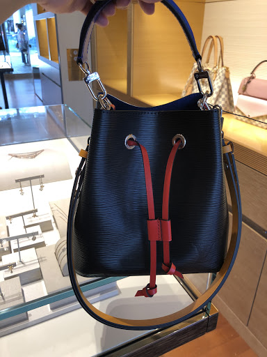 Stores to buy adolfo dominguez handbags Honolulu